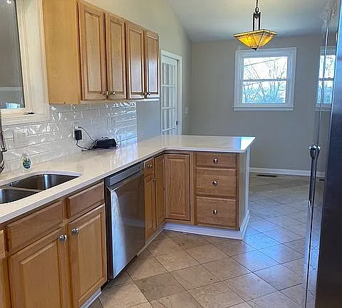 all new appliances, granite, stainless, 